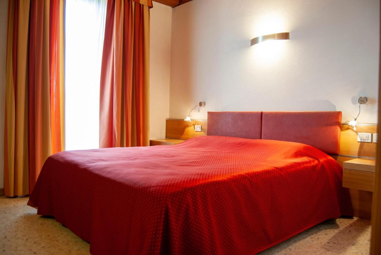 Agriturismo Antico Splendore Villa Pullir Buitenkant foto