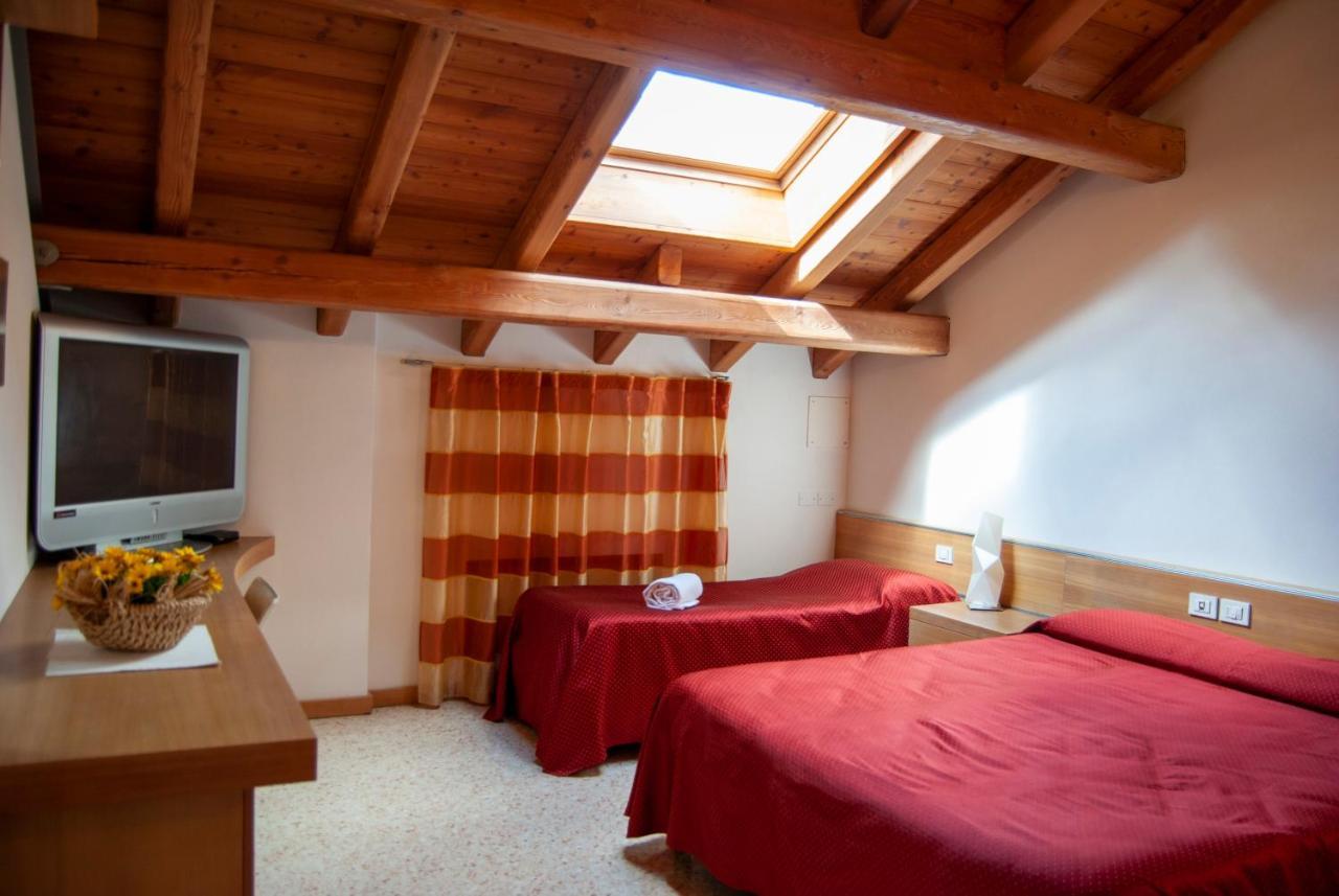 Agriturismo Antico Splendore Villa Pullir Buitenkant foto